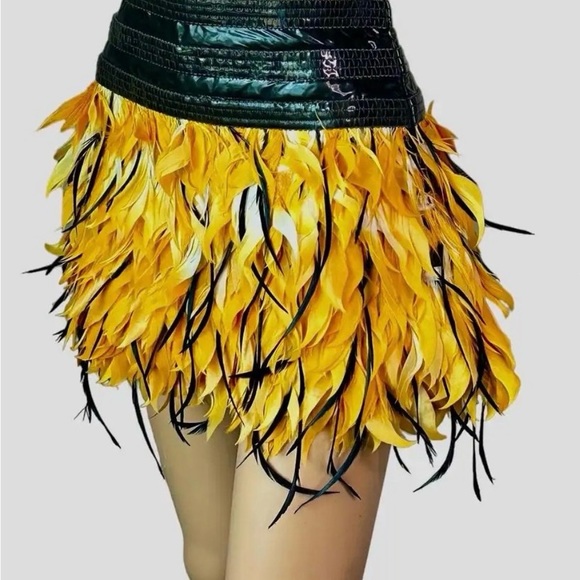 ✨ROBERTO CAVALLI Just Cavalli ostrich feather mini skirt. ✨ - Picture 2 of 13